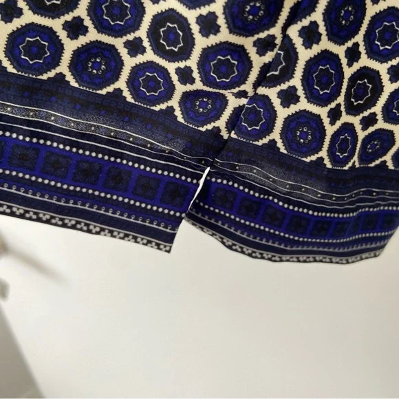 CYNTHIA ROWLEY NAVY AND CREAM GEOMETRIC PRINT FLOWY TOP/BLOUSE, LARGE - Picture 7 of 11